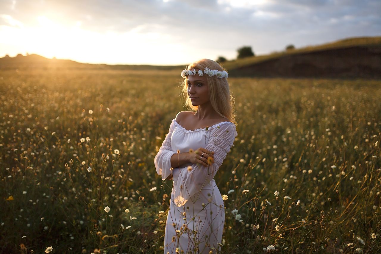 Girls in Slavic costumes in Shenyang