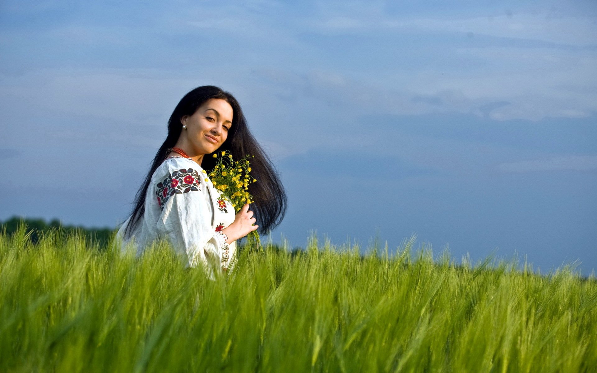 Girls in Slavic costumes in Shenyang